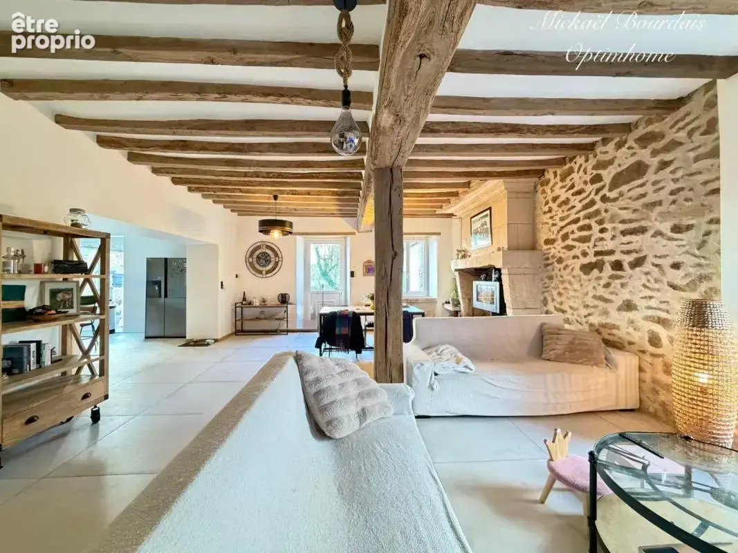 Maison de Maître XIXe – 220 m² – 1,6 ha – Dépendances & Installations Équestres – Environnement Préservé - photo 2