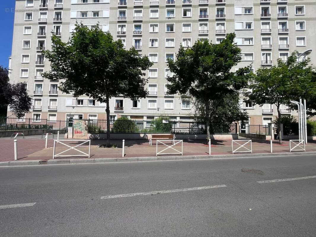 Commerce à MONTROUGE