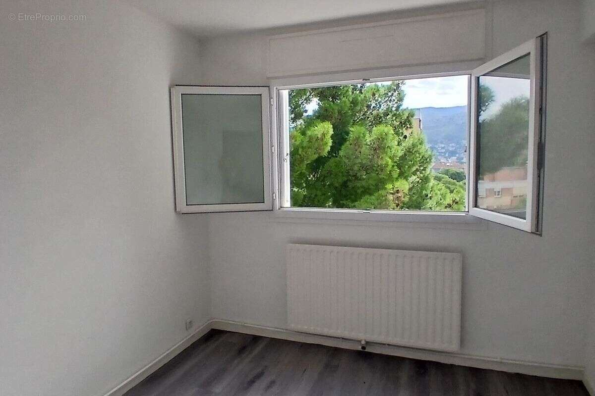 Appartement à MARSEILLE-11E