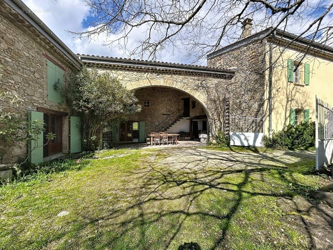 Maison à PONT-DE-BARRET