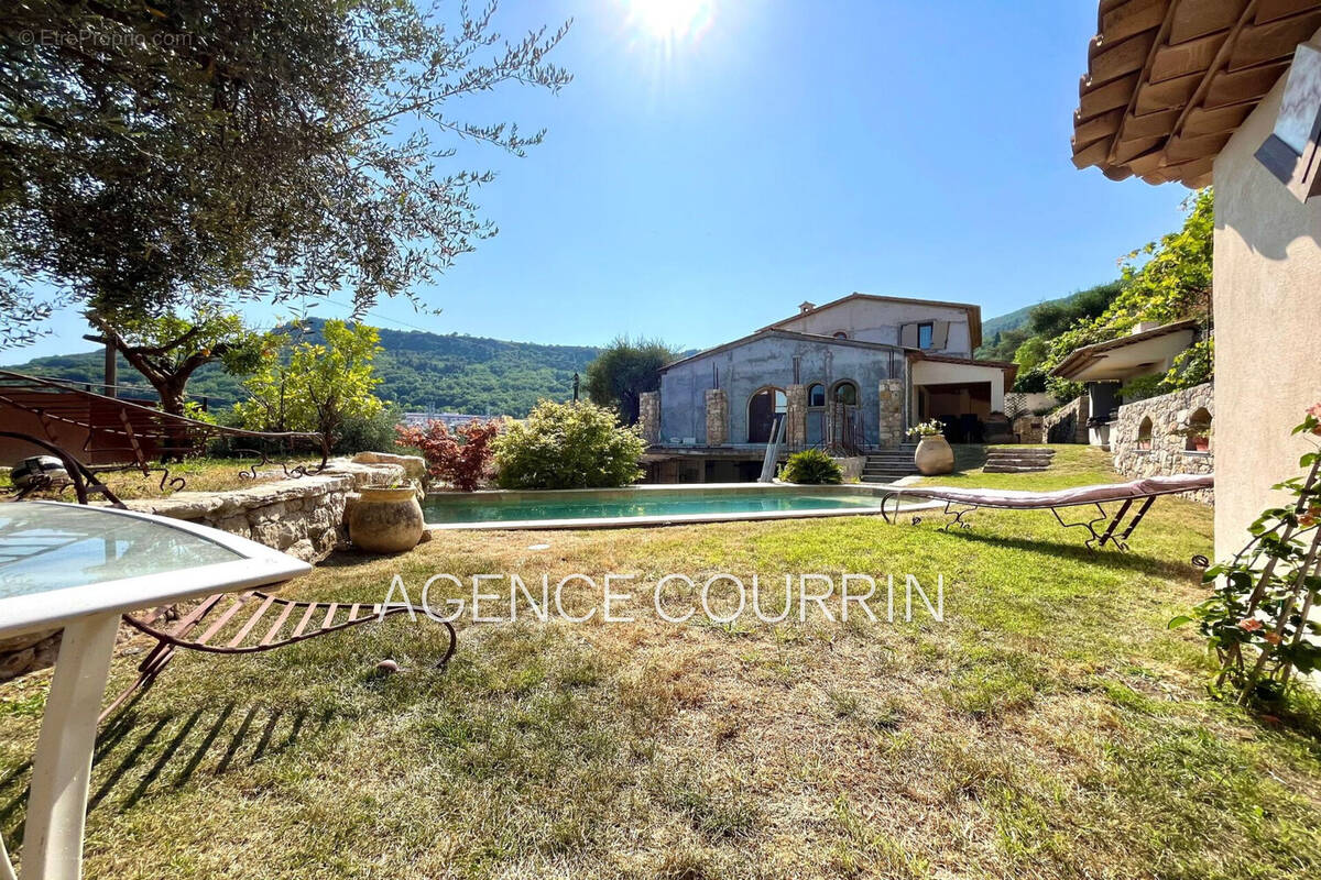 Maison à LE BAR-SUR-LOUP