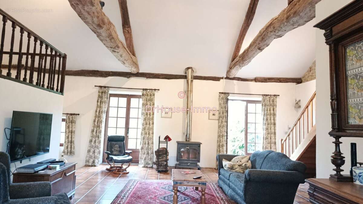 Maison à SAINT-SAUD-LACOUSSIERE