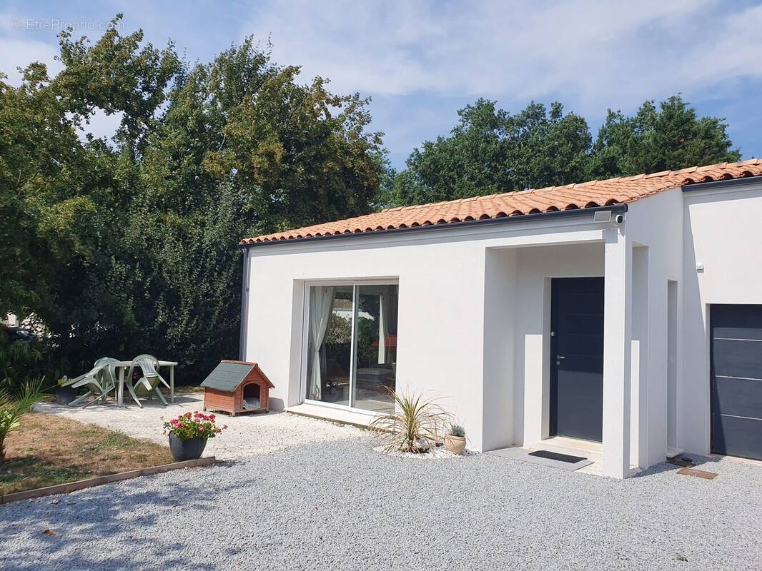 Maison à LE CHAY