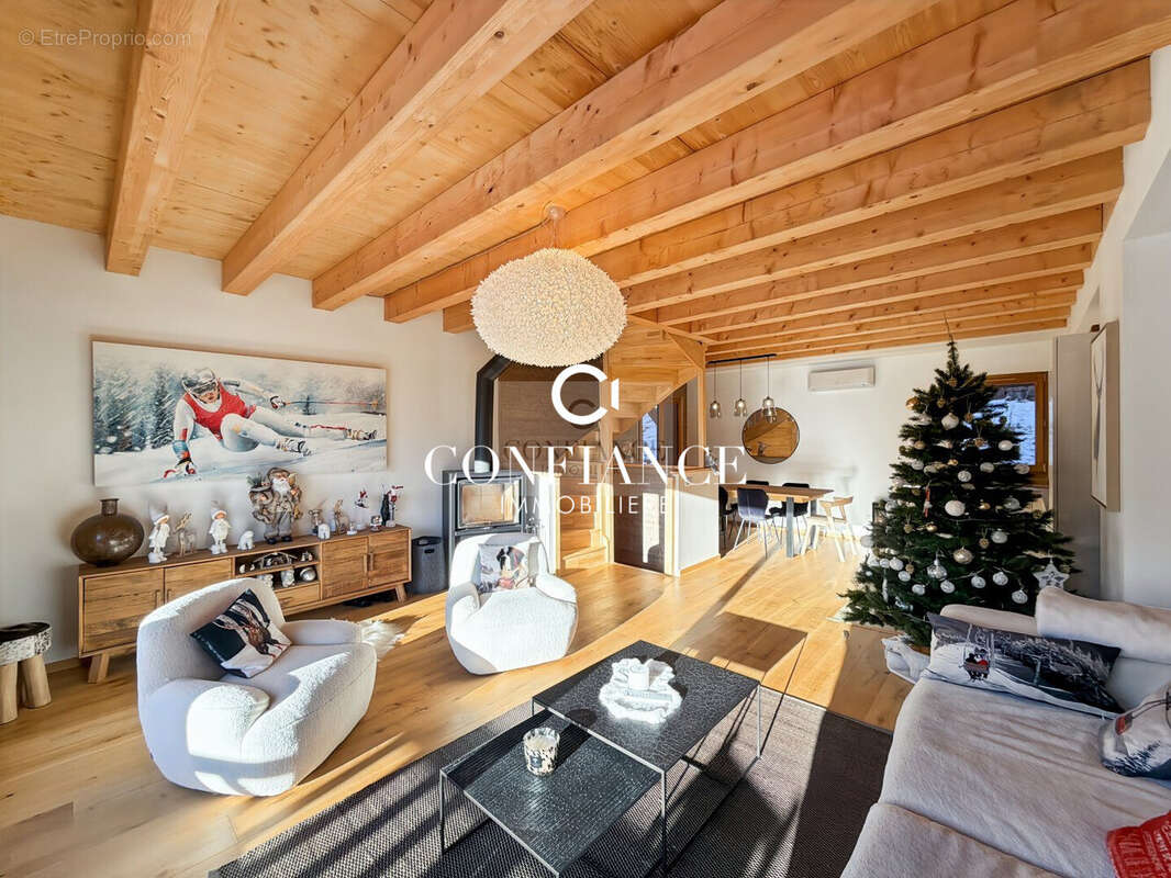 Maison 165 m² à Saint-Etienne-De-Tinee  - photo 4