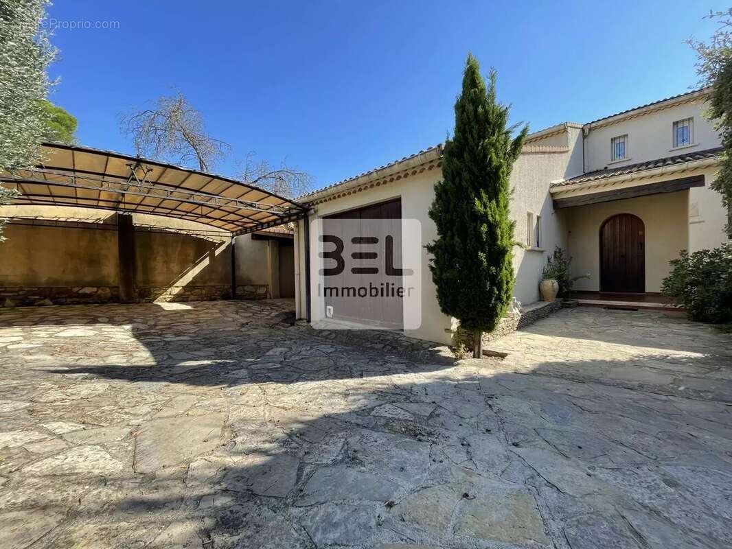 Maison à BAGNOLS-SUR-CEZE