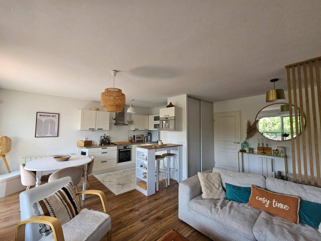 Appartement à VETRAZ-MONTHOUX