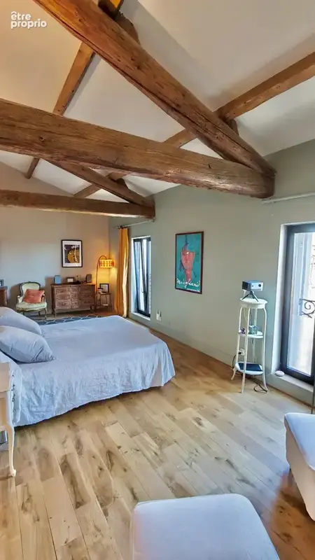 Superbe demeure de caractère de 187 m², rénovée avec des prestations haut de gamme, 5 chambres, patio avec bassin et vaste grang - photo 12