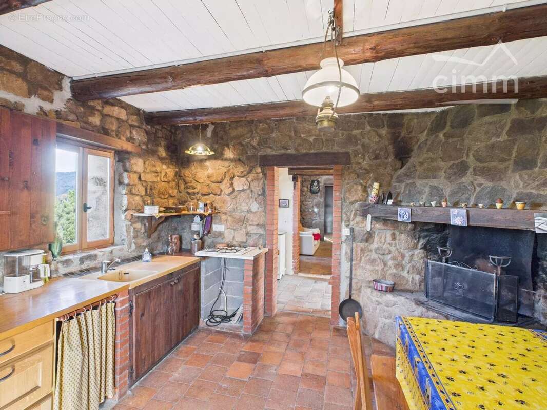 Maison à SAINT-ANDRE-LACHAMP