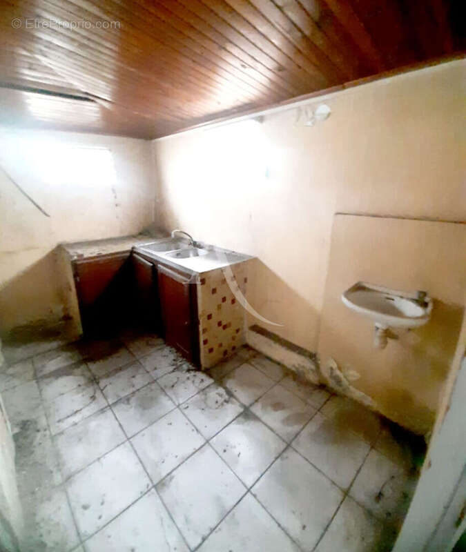 Maison individuelle Fort De France 3 pièce(s) 62 m2 à rénover avec fort potentiel !!! A SAISIR !!! - photo 3