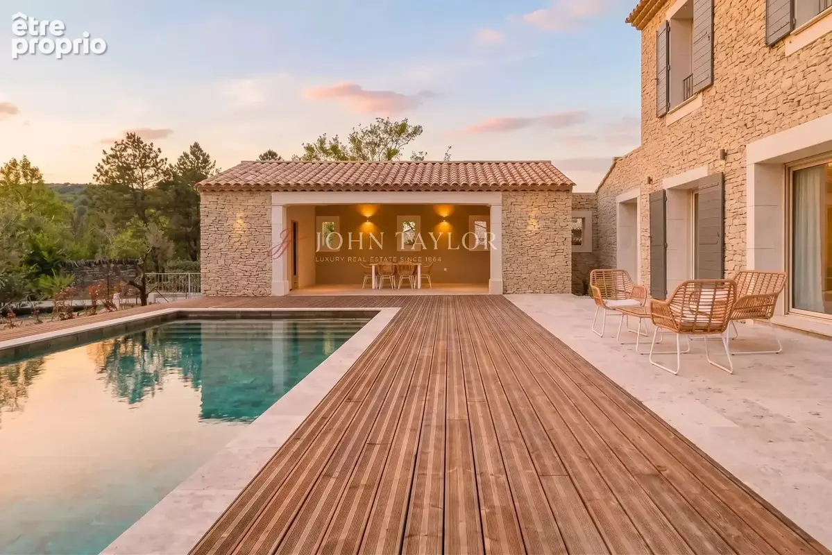 Superbe villa en pierre clé en main à vendre à Gordes – Luberon - photo 2