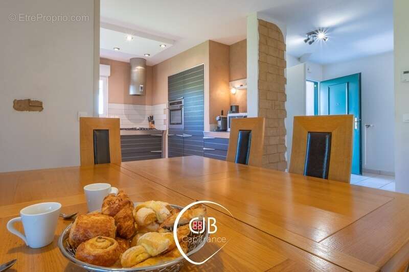 La Roche Sur Foron (74800): Appartement 3 pièces, 1 balcon, 2 terrasses et garage - photo 3