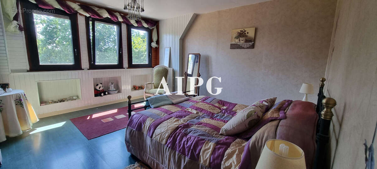 QUINTIN, 2 km, belle maison néo-bretonne 310 m² hab à vendre avec 7 chambres . - photo 14