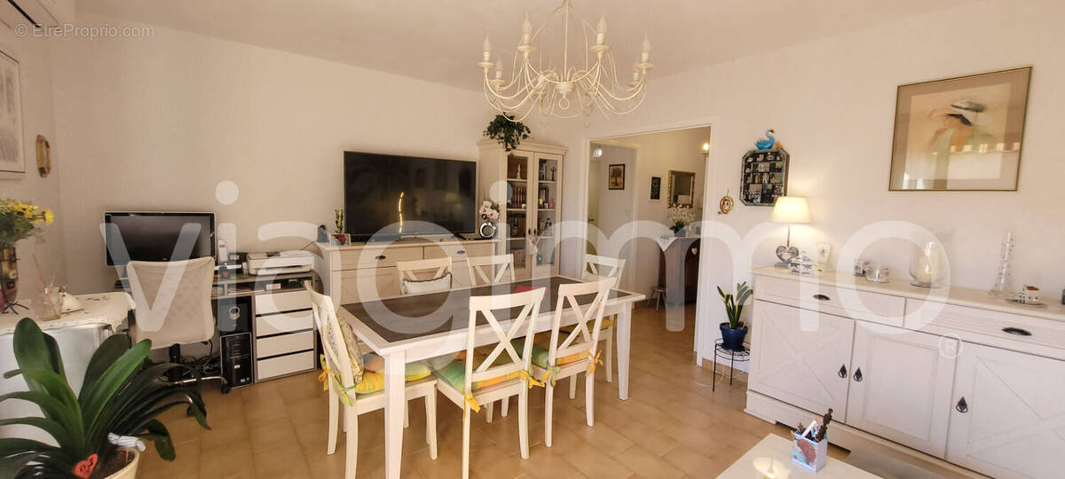 Appartement à VALLAURIS