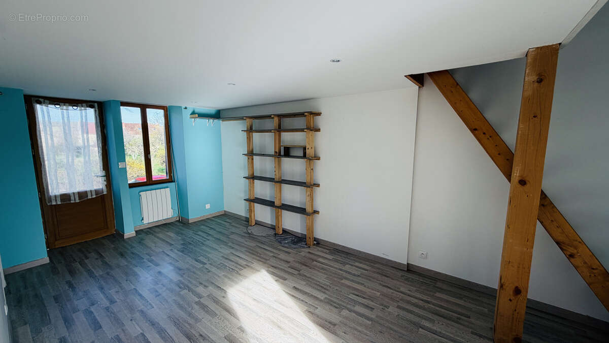Maison 125m2 - trois chambre + mezzanine - jardin et dépendance - photo 10