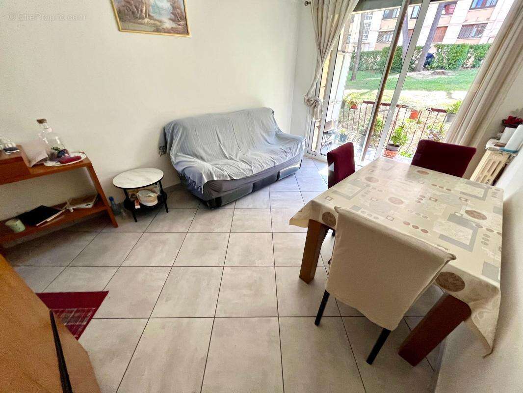 Appartement à LE CANNET