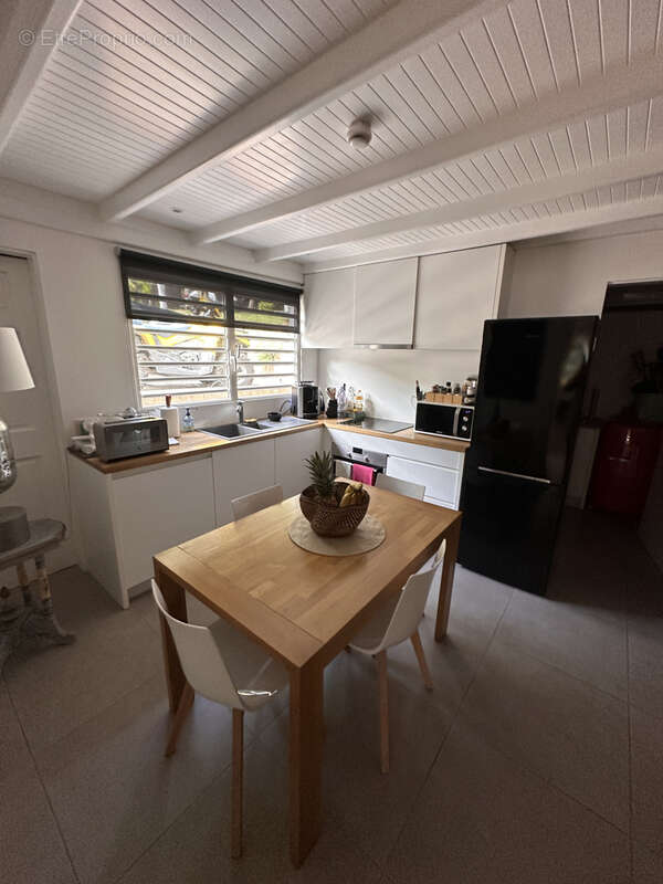 **À vendre : Propriété de 174 m2   Quartier résidentiel de Marigot** - photo 2