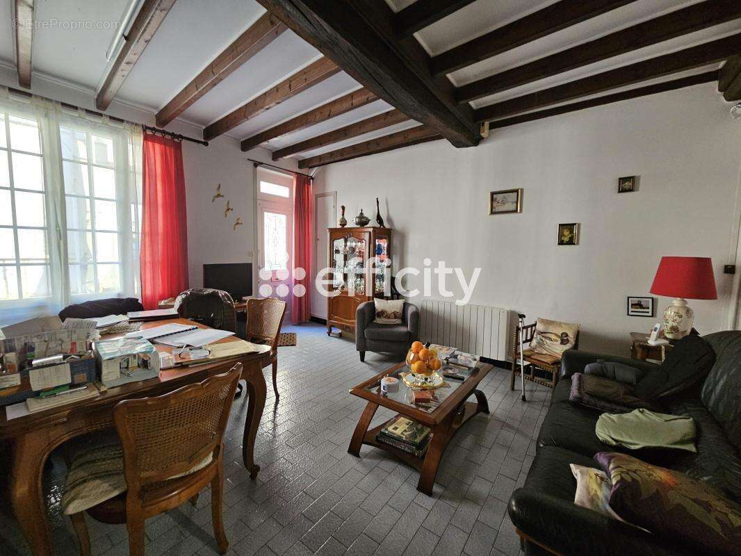 Maison à BARBEZIEUX-SAINT-HILAIRE