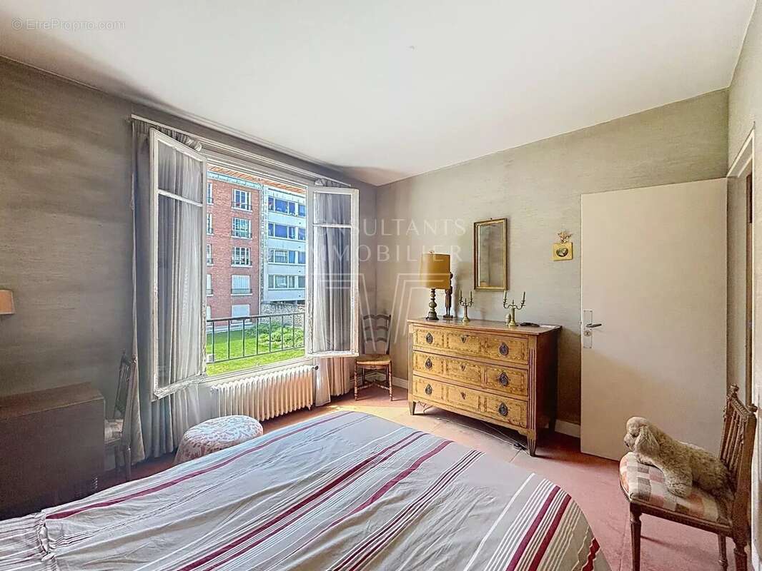 Appartement à NEUILLY-SUR-SEINE