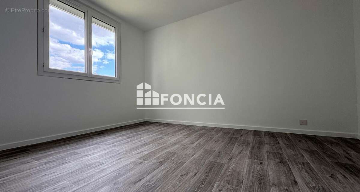 Appartement à MAURECOURT
