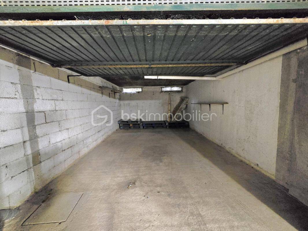 Parking à BALARUC-LES-BAINS