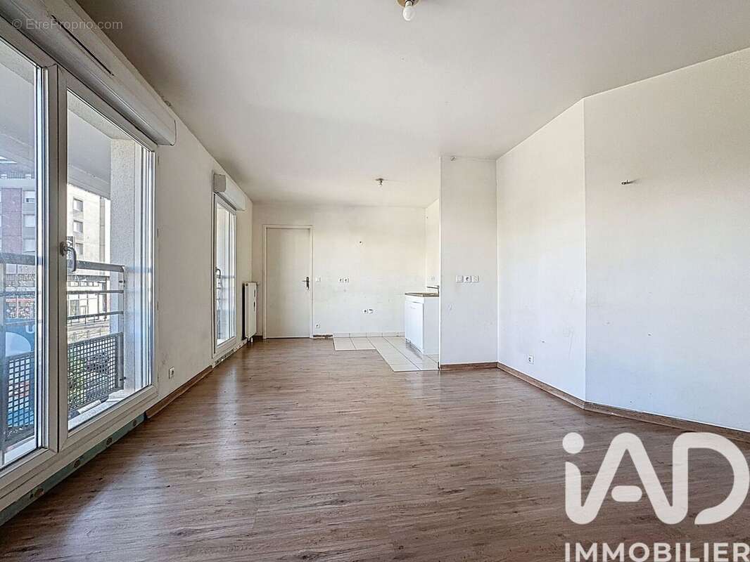 Photo 2 - Appartement à LE BLANC-MESNIL