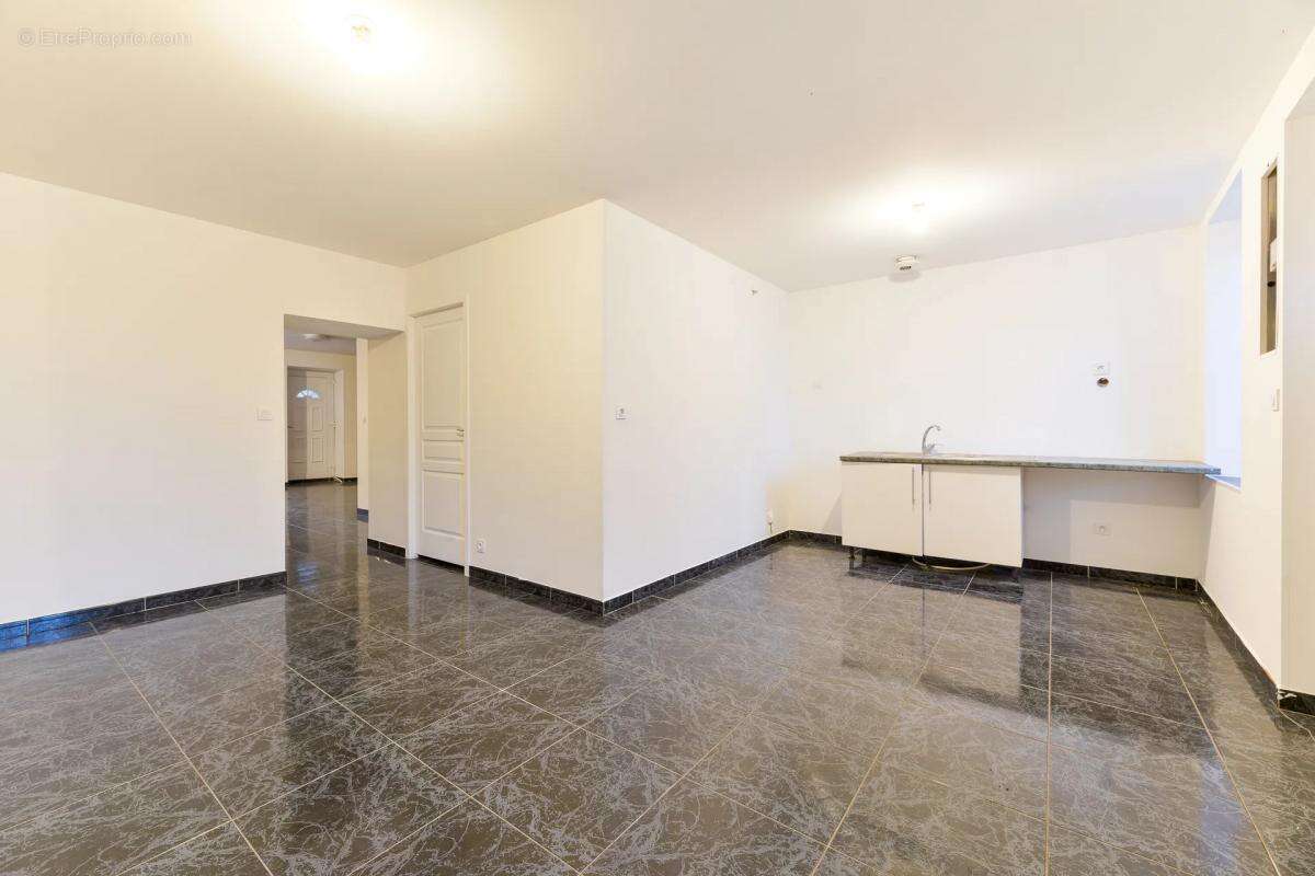 Maison à AIGREFEUILLE-SUR-MAINE