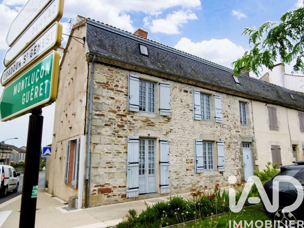 Photo 2 - Maison à BUSSIERE-POITEVINE