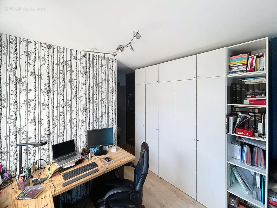Bureau  - Maison à MARCHEPRIME