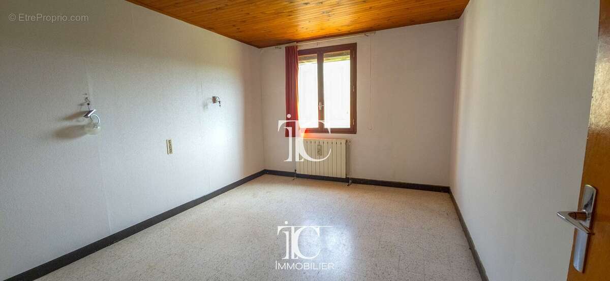 Maison à SAINT-PAUL-LE-JEUNE