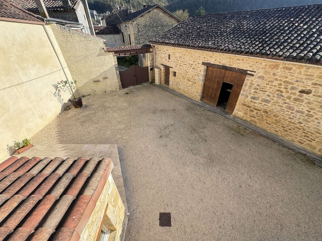 Maison à SAINT-FRONT-SUR-LEMANCE