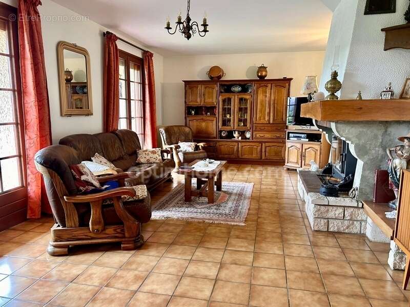 Maison individuelle – Vie de plain-pied – 5 chambres possibles – Sous-sol complet – Terrain clos de 1 000 m² – Mouzon (proche Be - photo 8