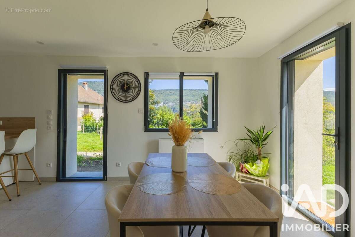 Maison 157 m² à Novalaise  - photo 3