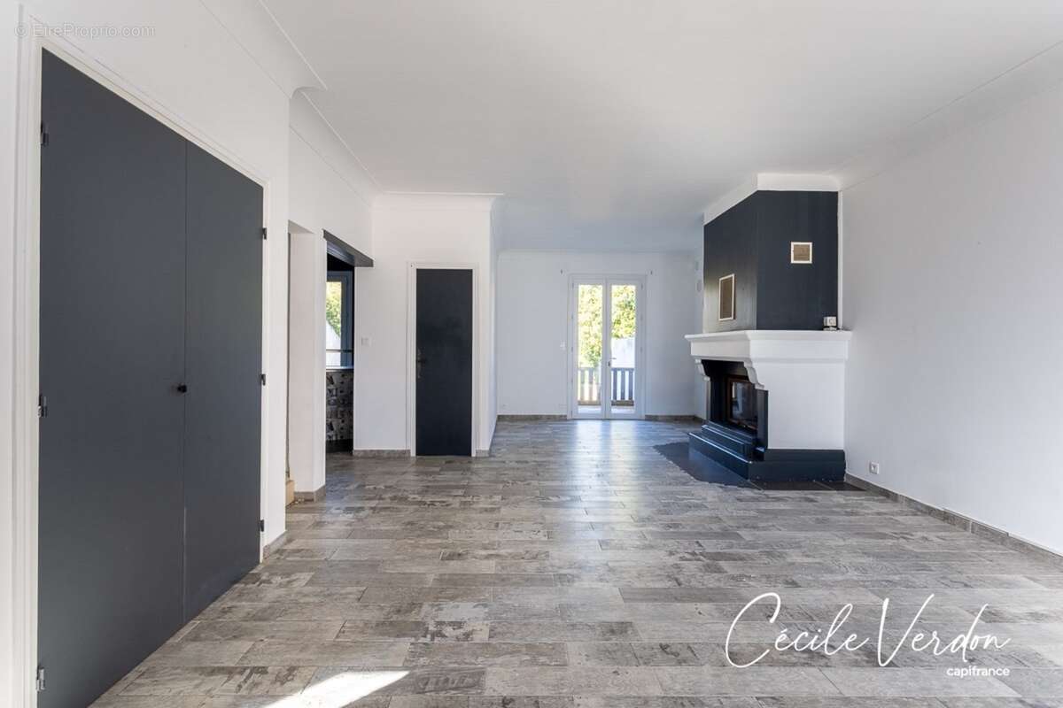 Maison à vendre 5 pièces, garage moto, Bergerac 4 chambres sur 257 m2 de terrain - photo 11