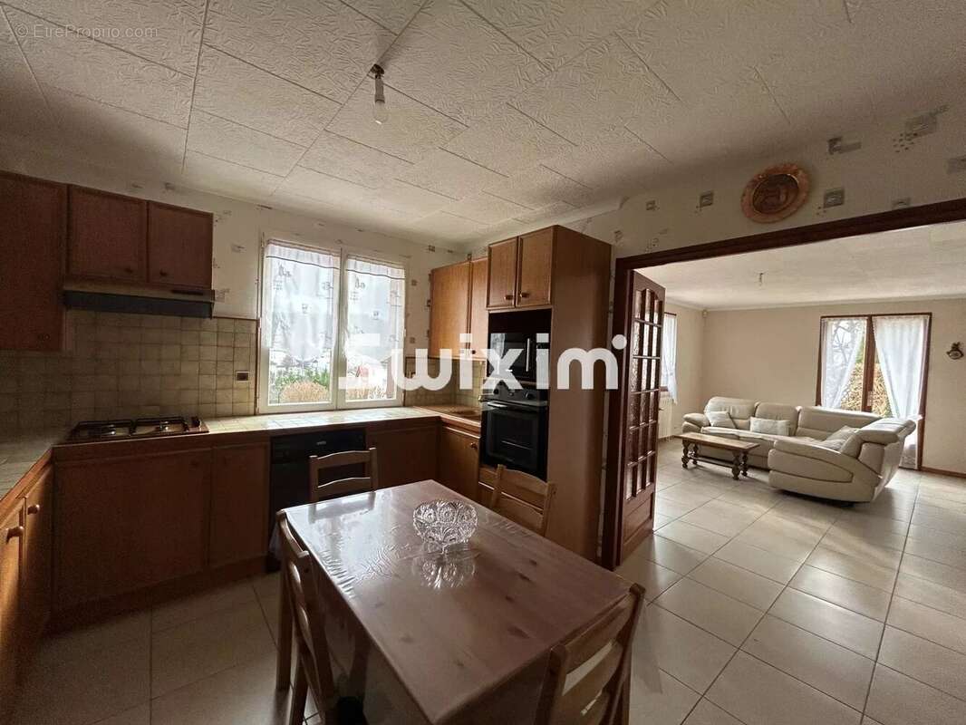 Maison à LONS-LE-SAUNIER