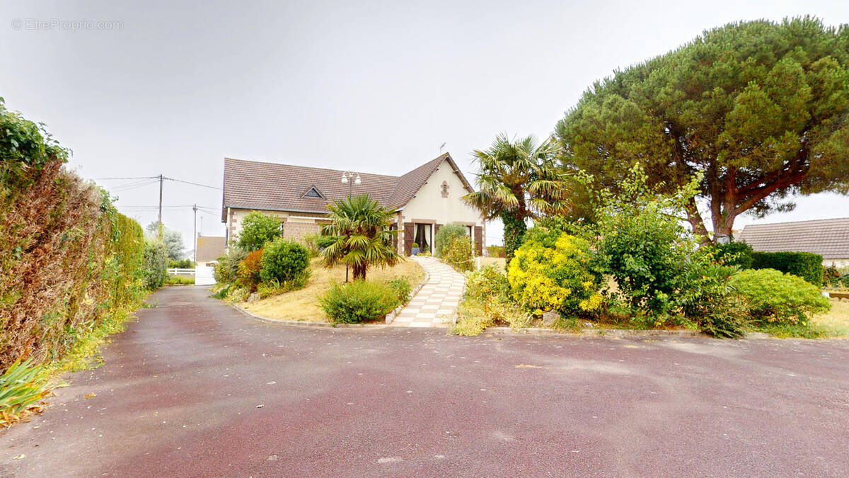 Maison à BREHAL