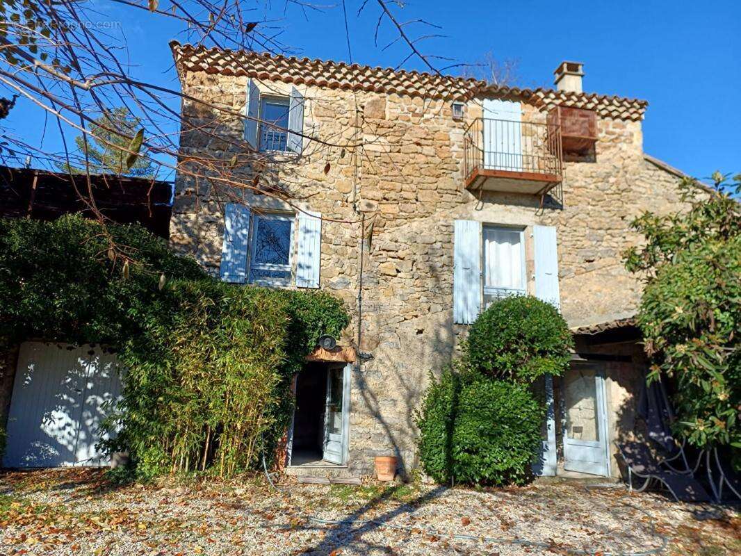 Maison à VINEZAC