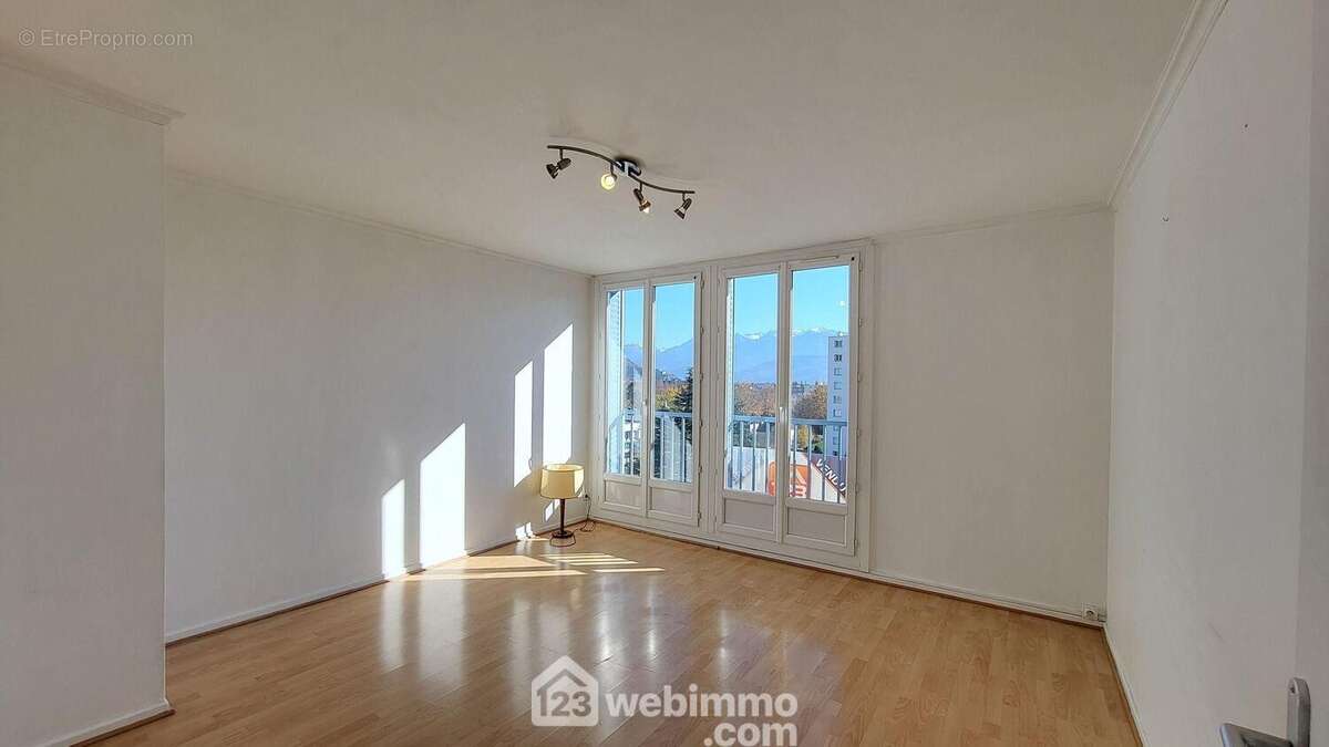 Le séjour baigné de soleil... - Appartement à FONTAINE