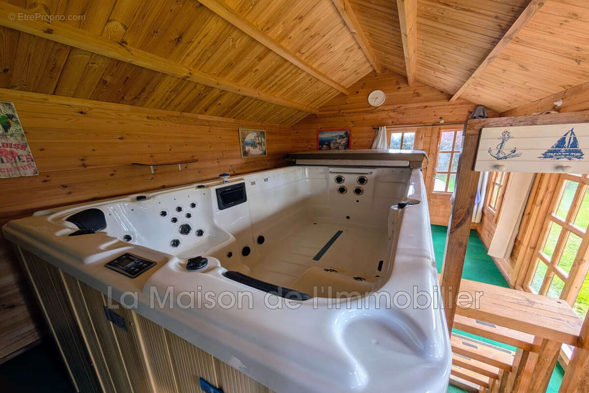 Maison à CRIQUEBEUF-SUR-SEINE