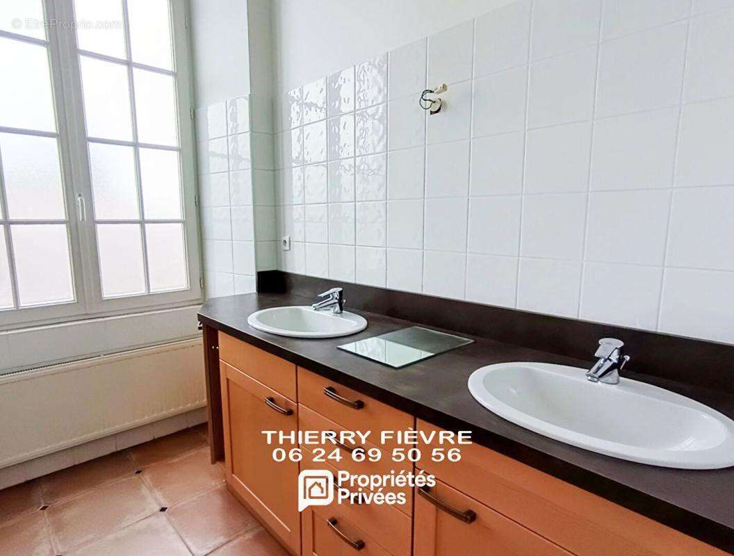 A  VENDRE 86120 LES TROIS MOUTIERS Maison bourgeoise de 299 m2 avec jardin et dépendance - photo 10