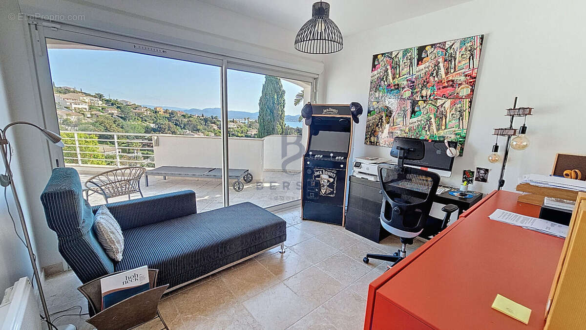 Villa vue mer frejus saint-aygulf - position dominante au calme - photo 13