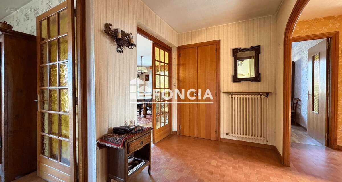 Maison à LA ROCHE-SUR-FORON