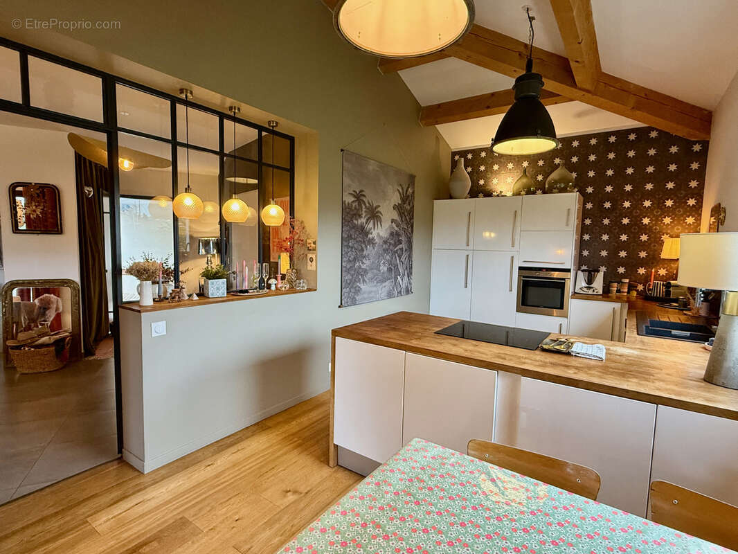 Maison à SAINTE-CECILE-LES-VIGNES