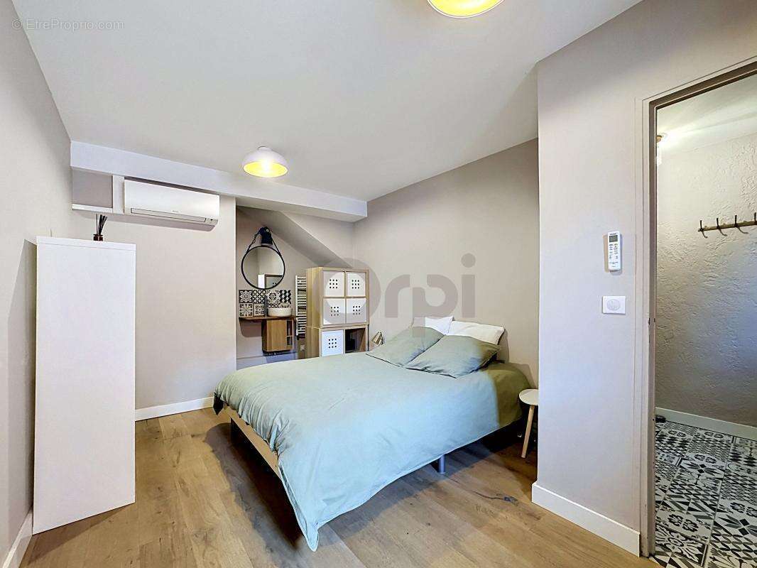 Maison à ROQUEBRUNE-SUR-ARGENS