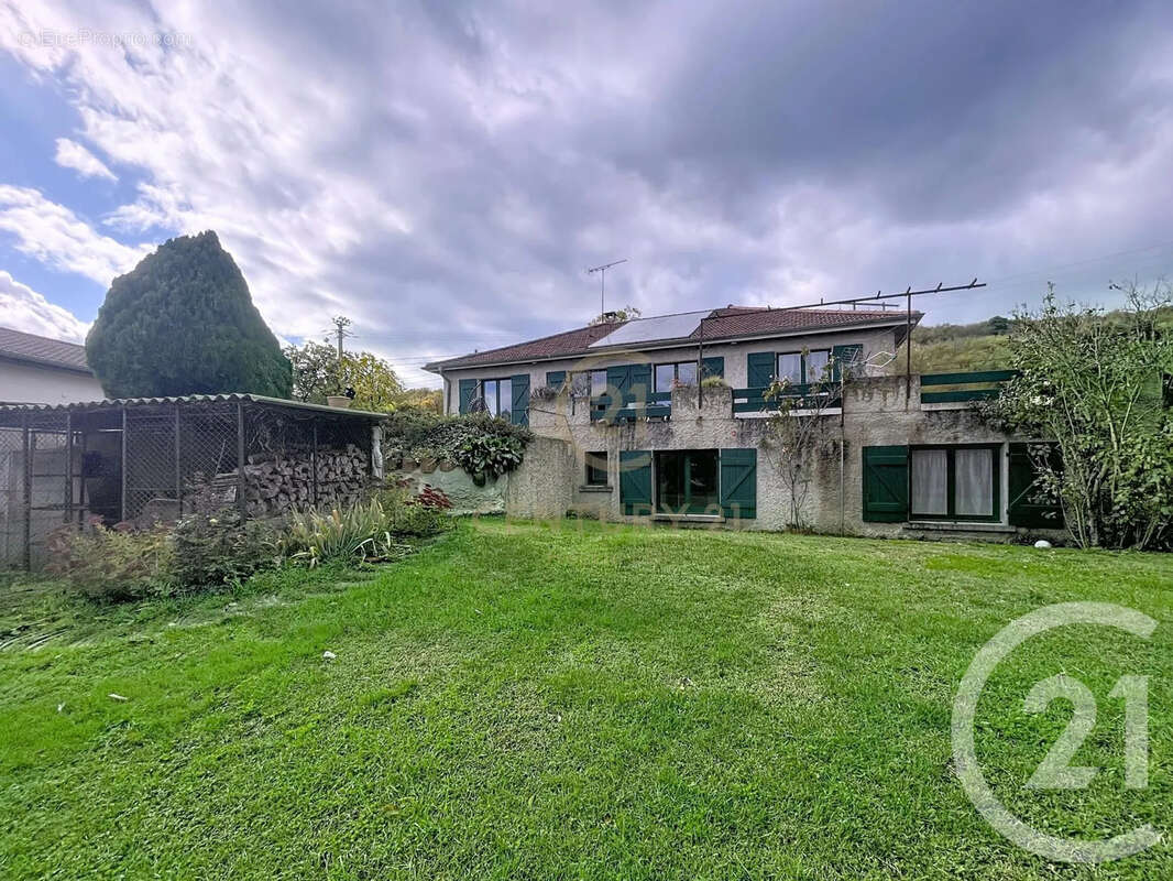 Maison à MONTAGNY