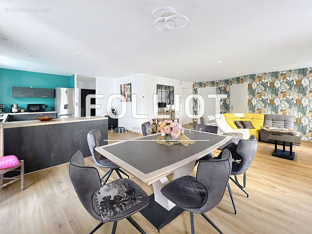 Appartement à FOUGERES