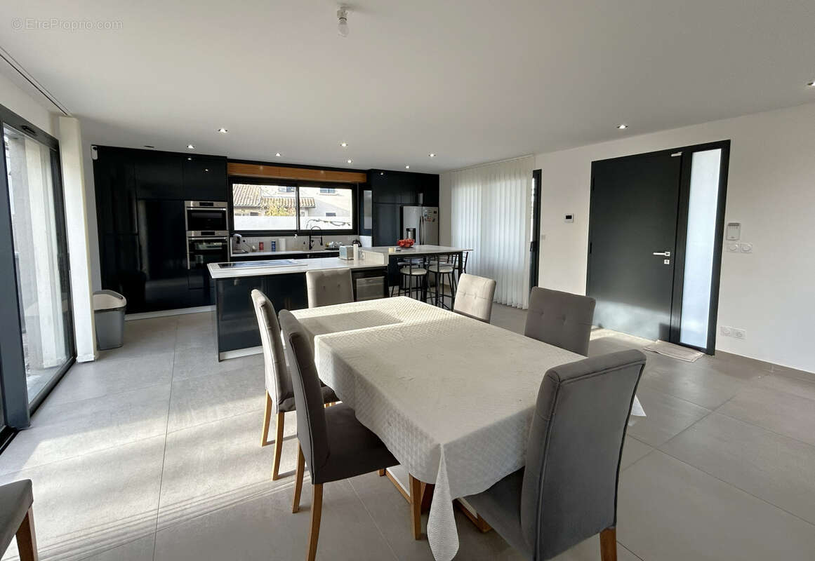 Maison à VILLARS-LES-DOMBES