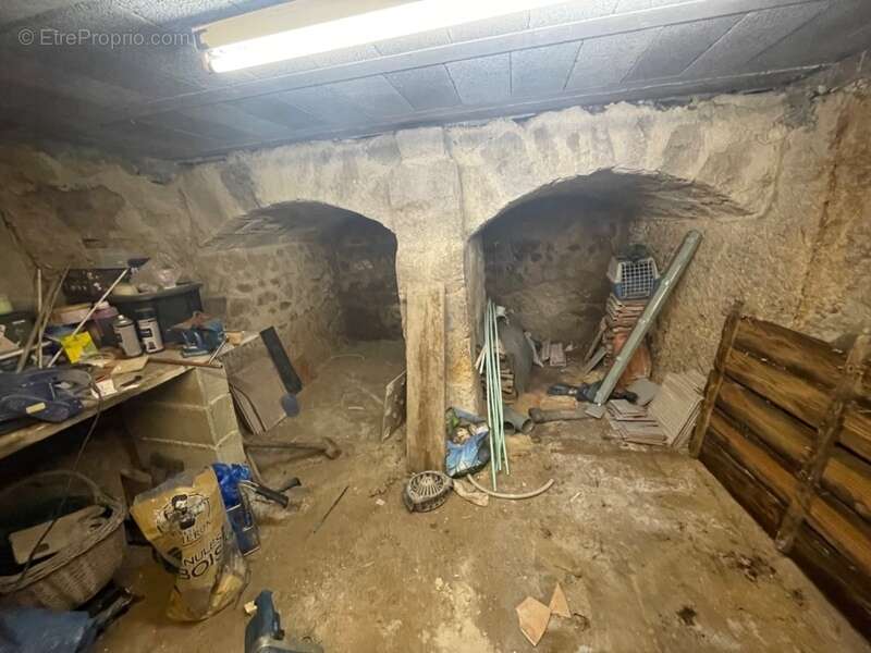 Maison à LA CELLE-DUNOISE