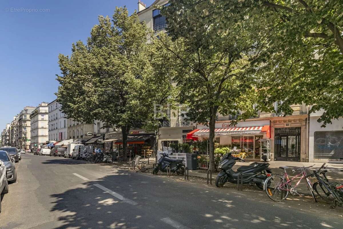 Appartement à PARIS-17E