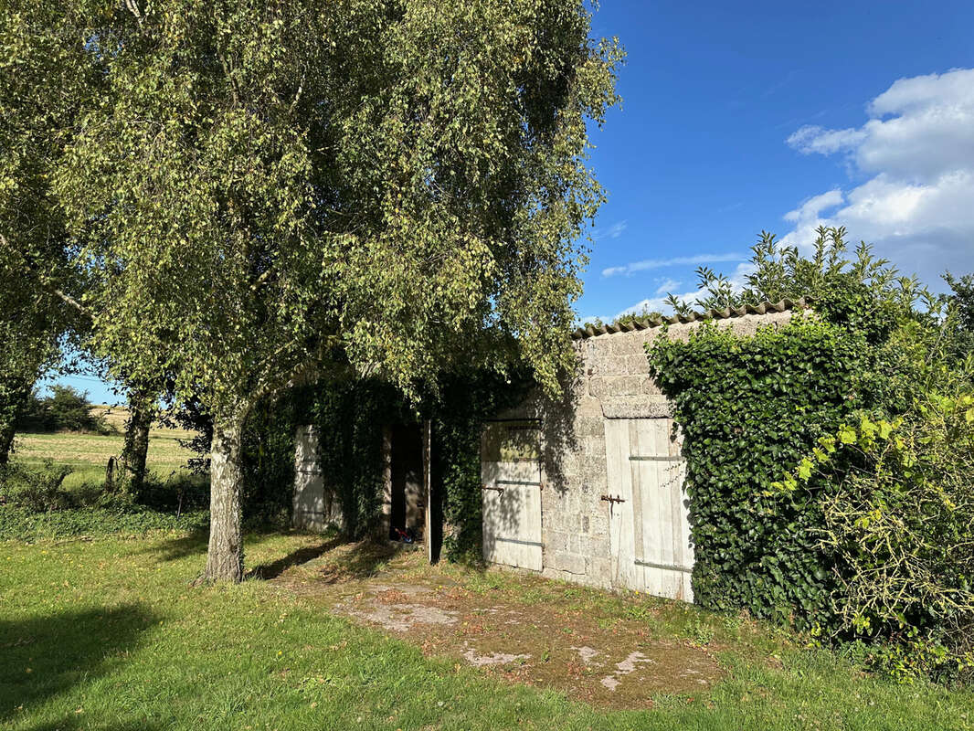 Maison à HENANBIHEN