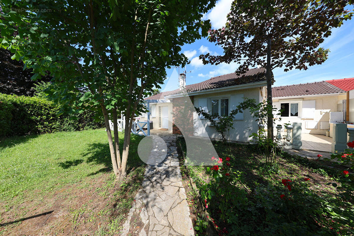 Maison à SAINT-GERMAIN-LES-CORBEIL